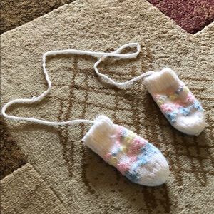 Girls attached mittens